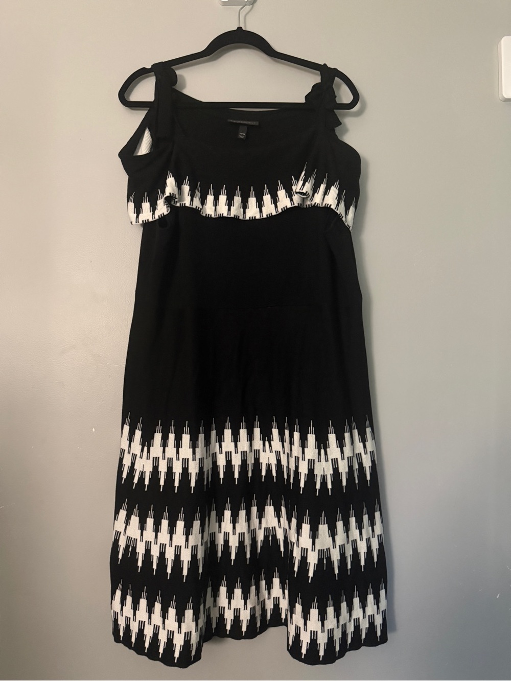 Lane Bryant Sz 22/24 Black & White Patterned off the shoulder Sweater Dress